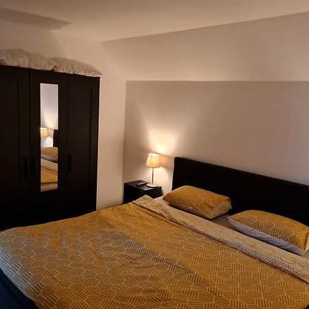 Ferienwohnung T Karraet Maasmechelen Exterior foto